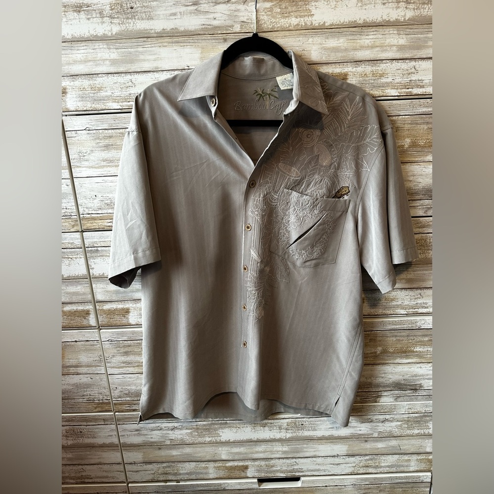 🌴 Bamboo Cay Silk Feel Shirt Small Embroidered Tropical Button Down